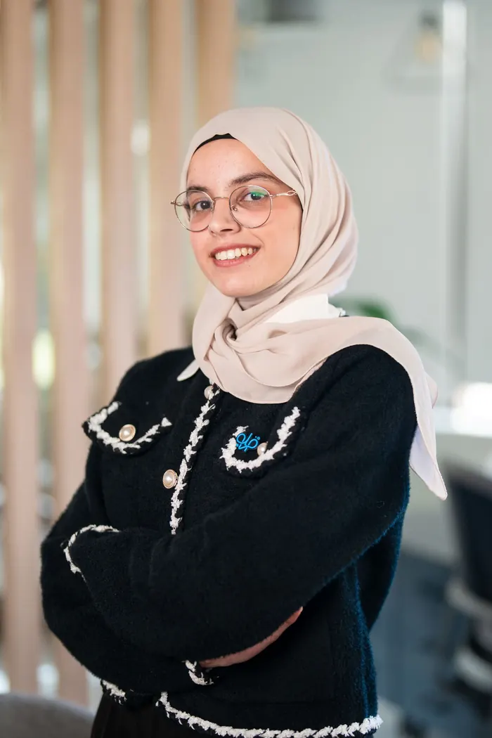 الاسم قيد التأكيد